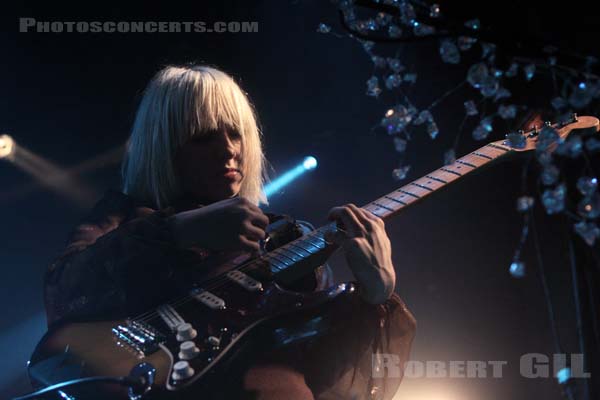 THE JOY FORMIDABLE - 2011-02-18 - PARIS - La Fleche d'Or - Rhiannon Bryan